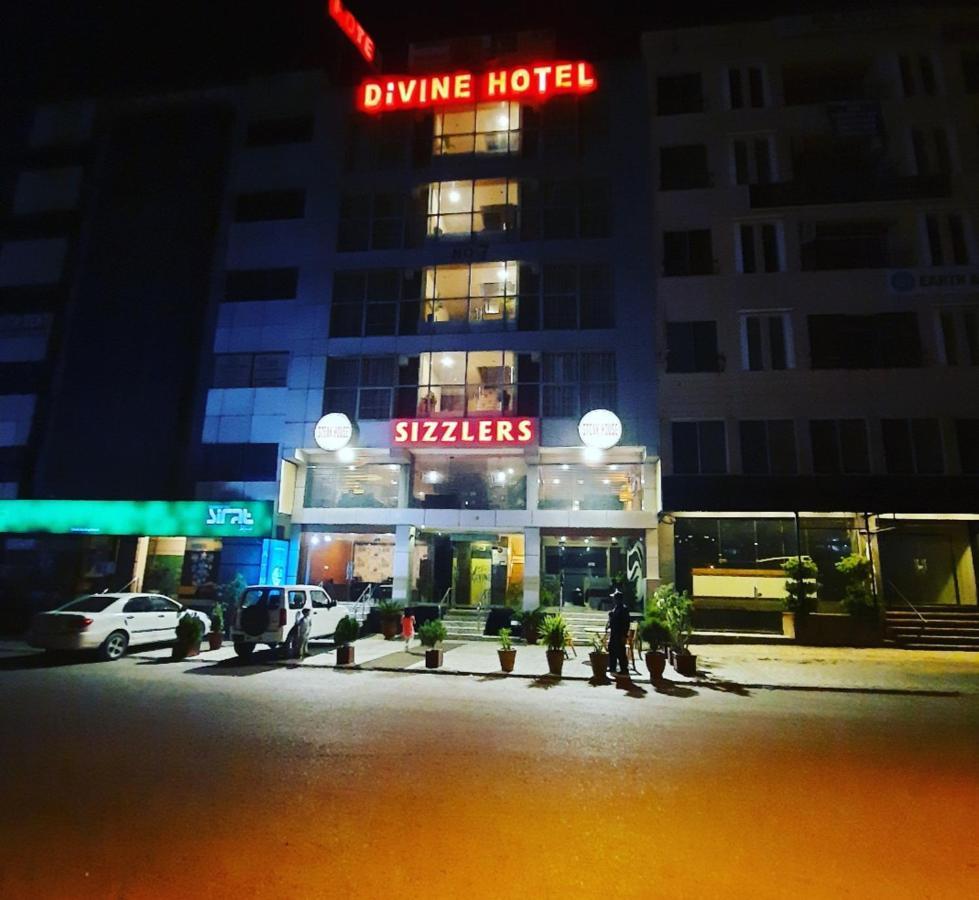 Divine Hotel Равалпинди Екстериор снимка