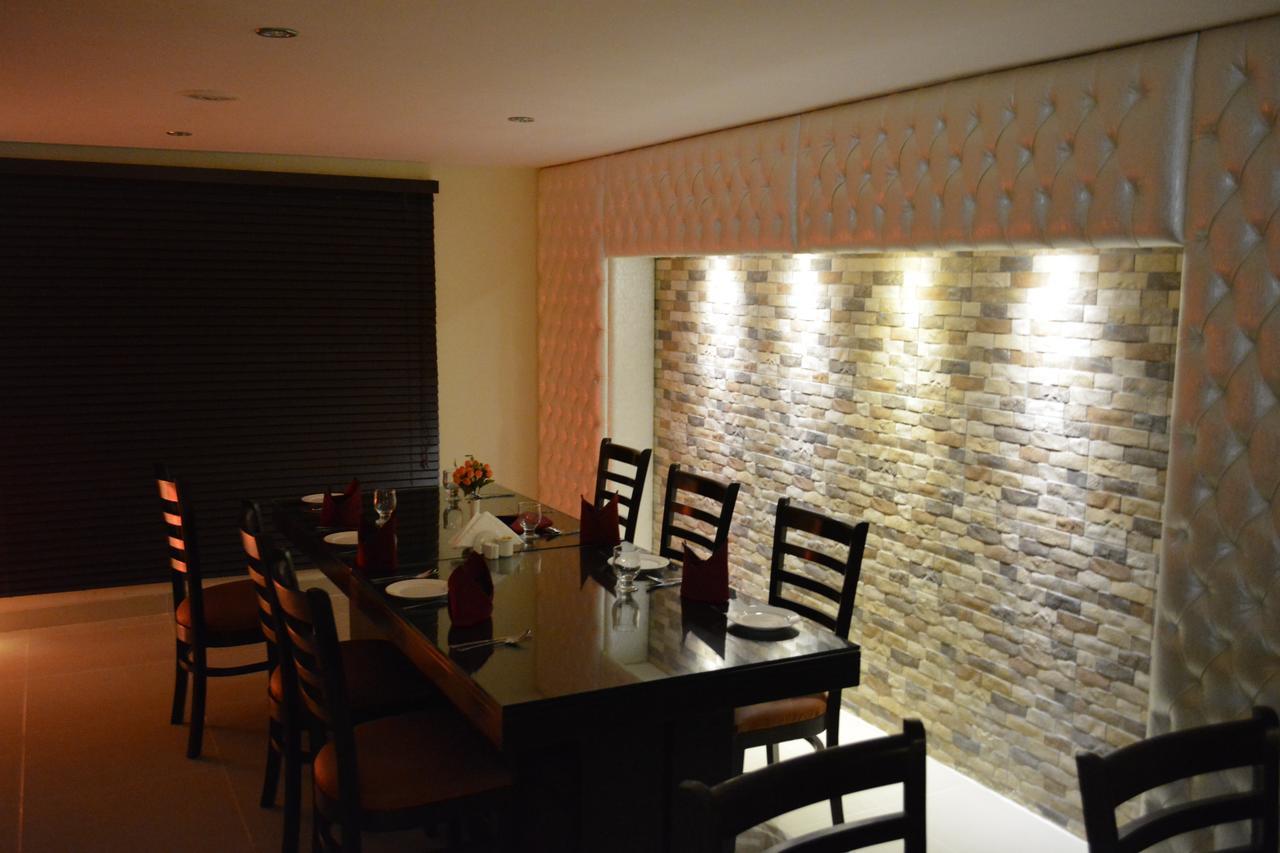 Divine Hotel Равалпинди Екстериор снимка