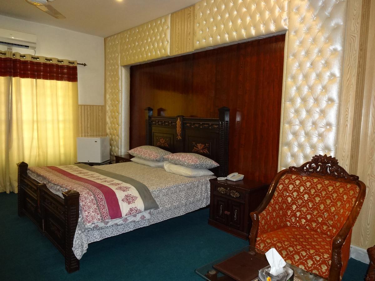 Divine Hotel Равалпинди Екстериор снимка